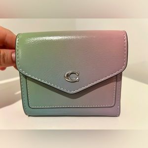 🌈 Coach ombré pastel wyn wallet ☁️